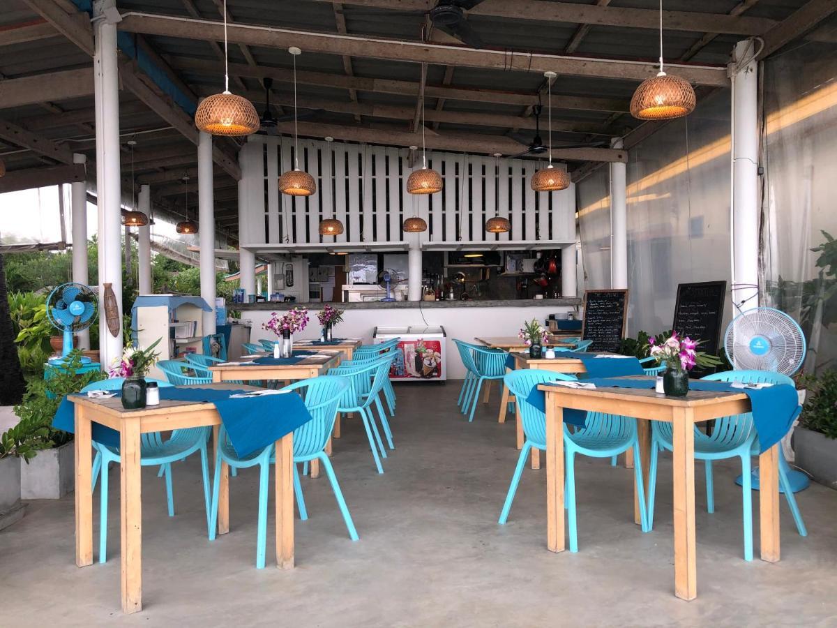 Le Petit Saint Tropez Khanom Exterior foto
