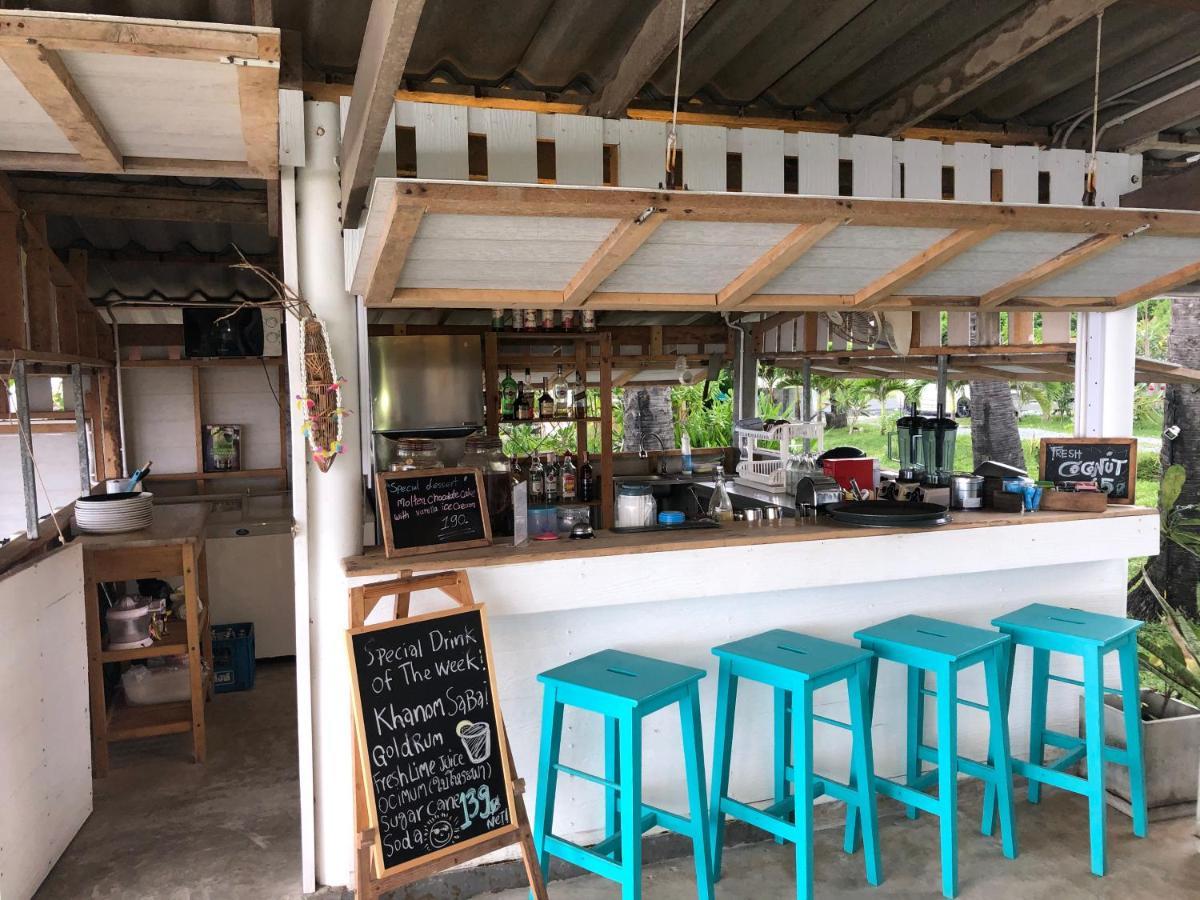 Le Petit Saint Tropez Khanom Exterior foto