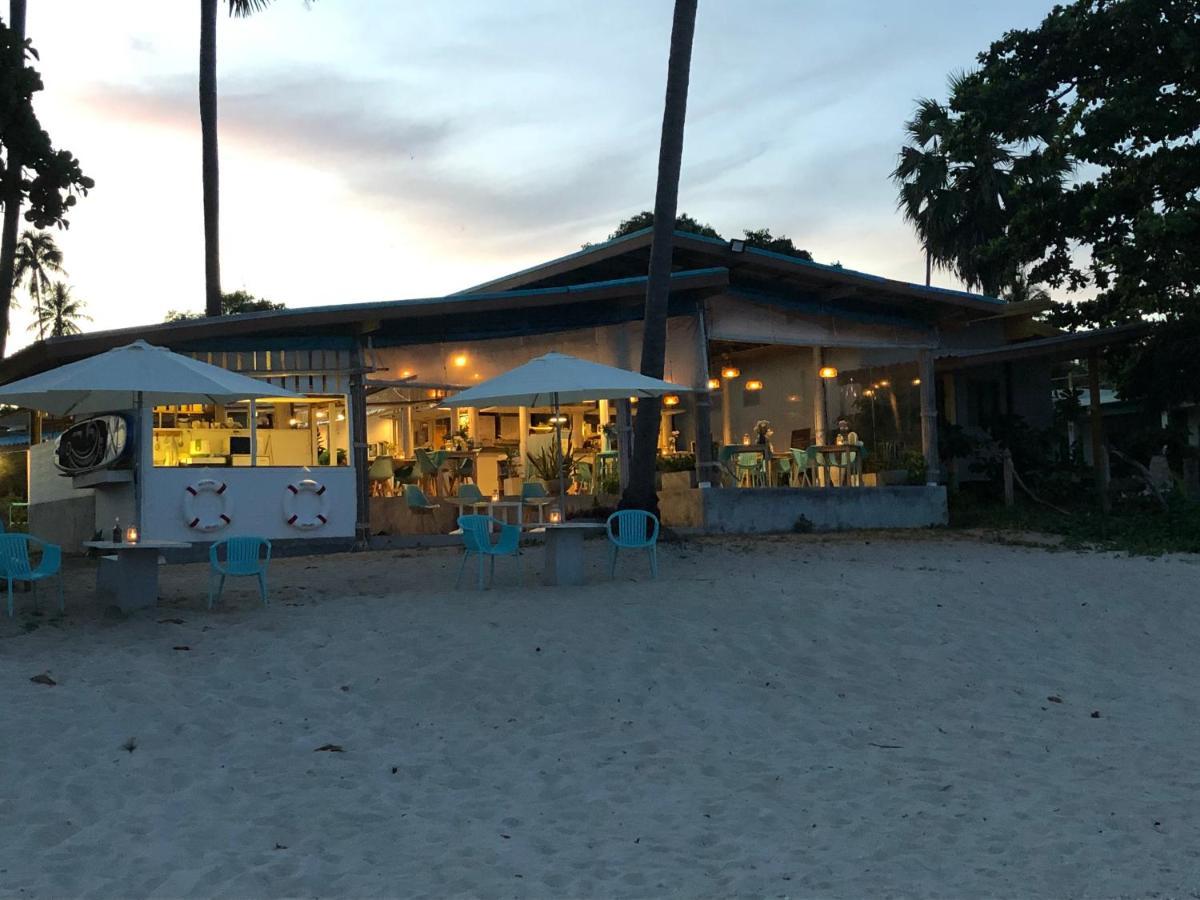Le Petit Saint Tropez Khanom Exterior foto