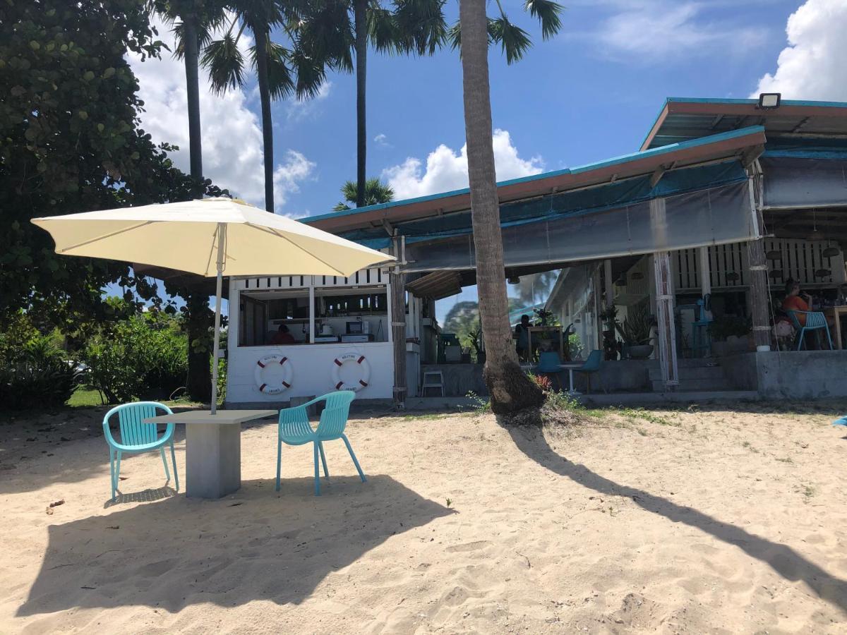 Le Petit Saint Tropez Khanom Exterior foto