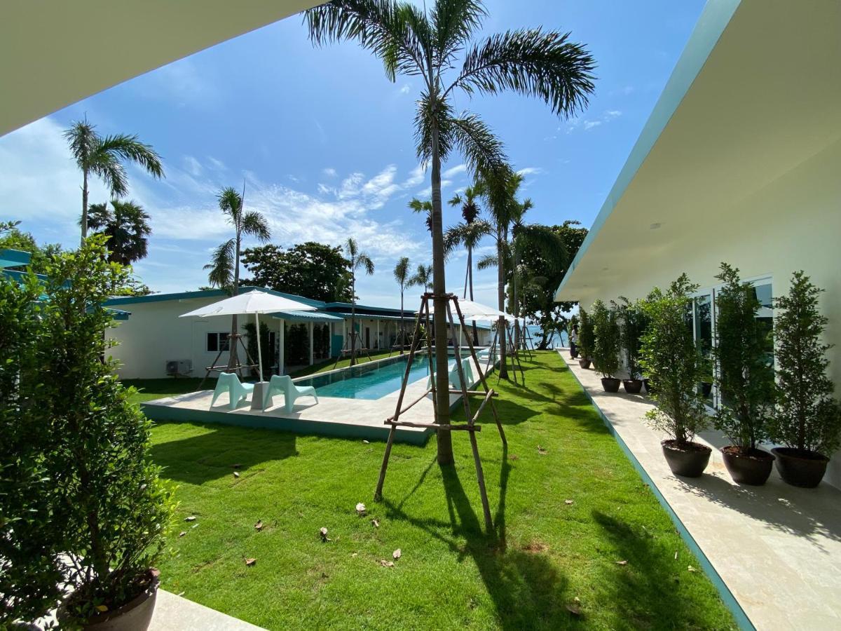 Le Petit Saint Tropez Khanom Exterior foto